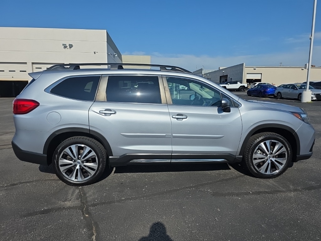 Used 2022 Ice Silver Metallic Subaru Limited image 13