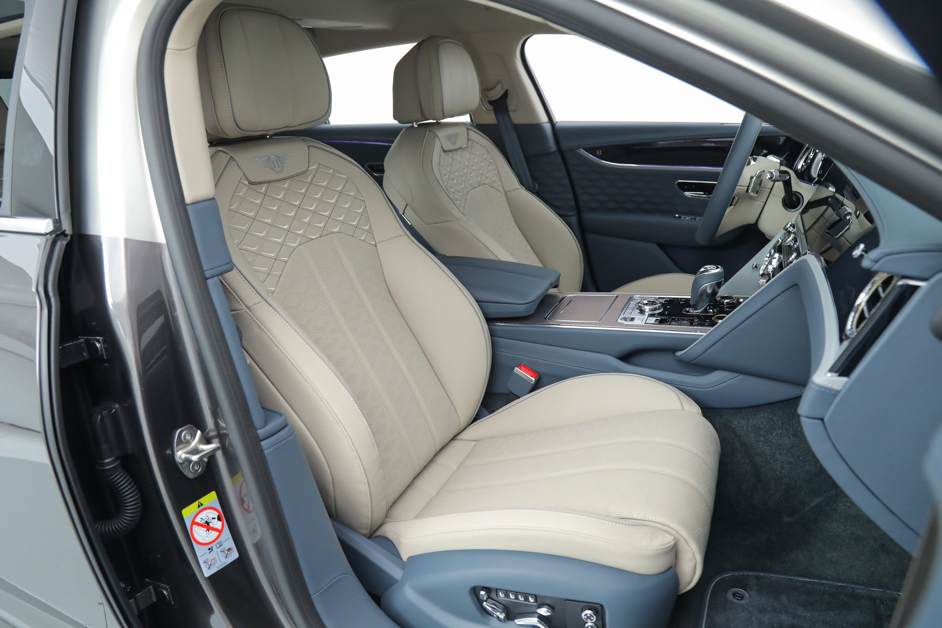 2025 Bentley Flying Spur Mulliner photo 17