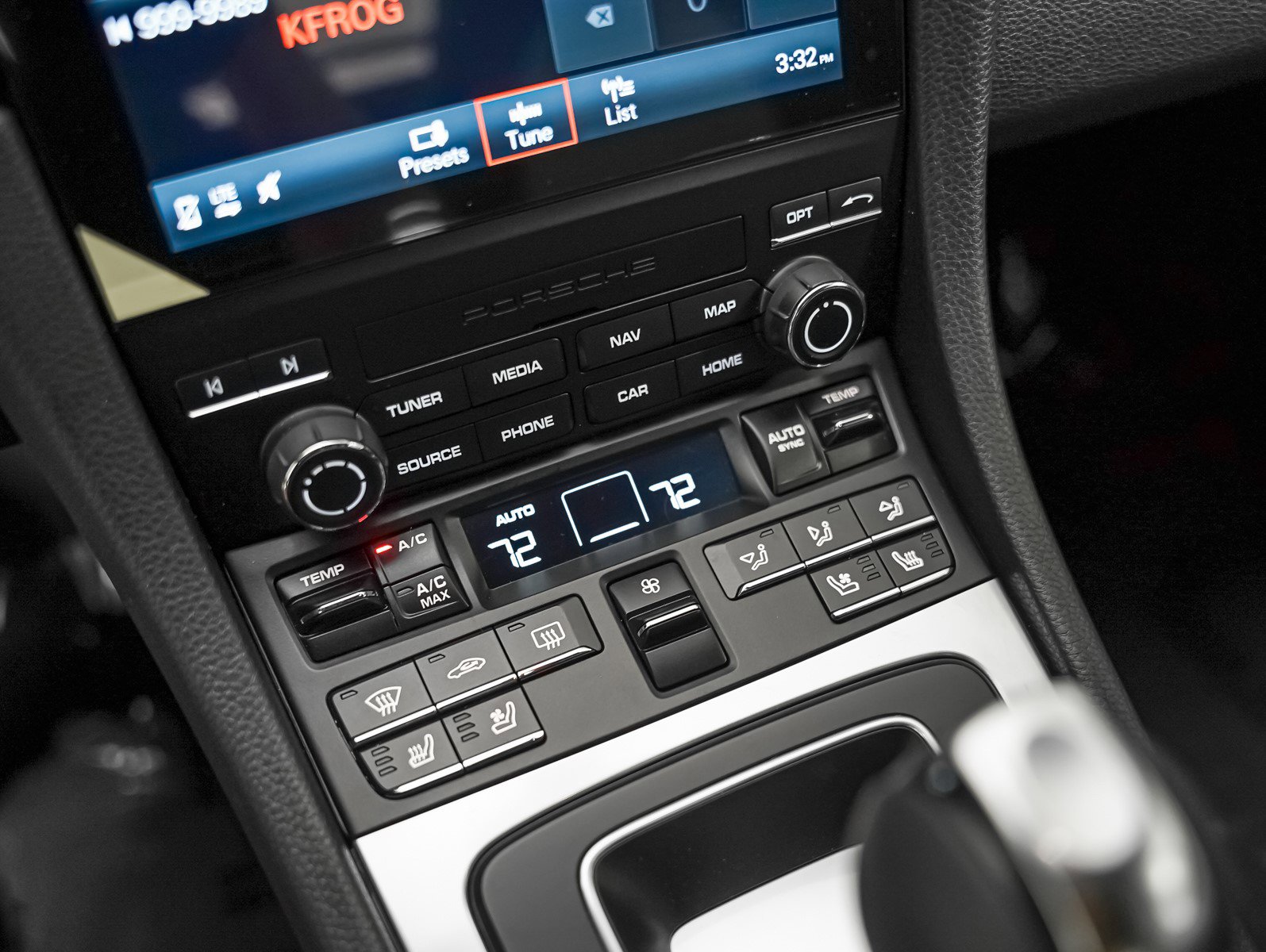 2025 Porsche Cayman S photo 18