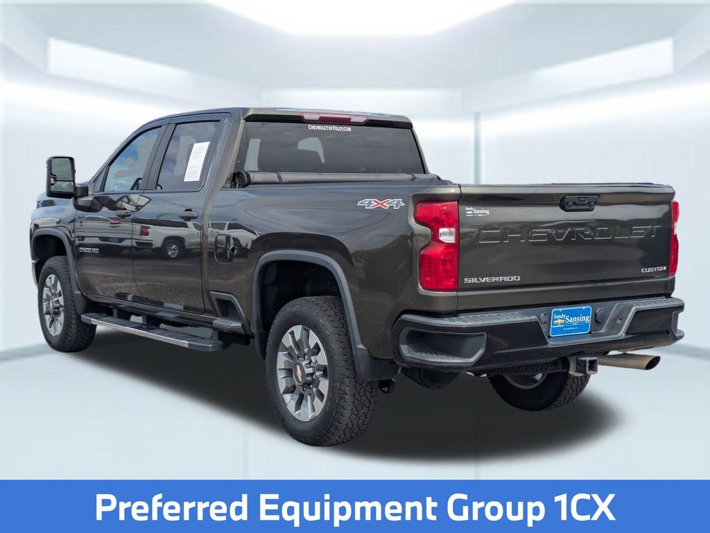 2022 Chevrolet Silverado 2500HD Custom photo 3