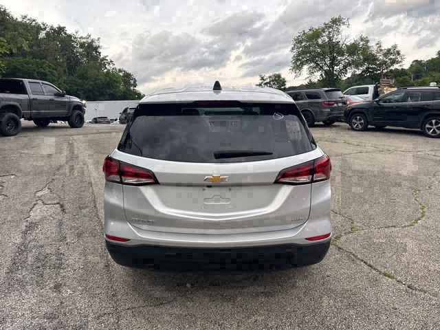 2022 Chevrolet Equinox LS photo 4