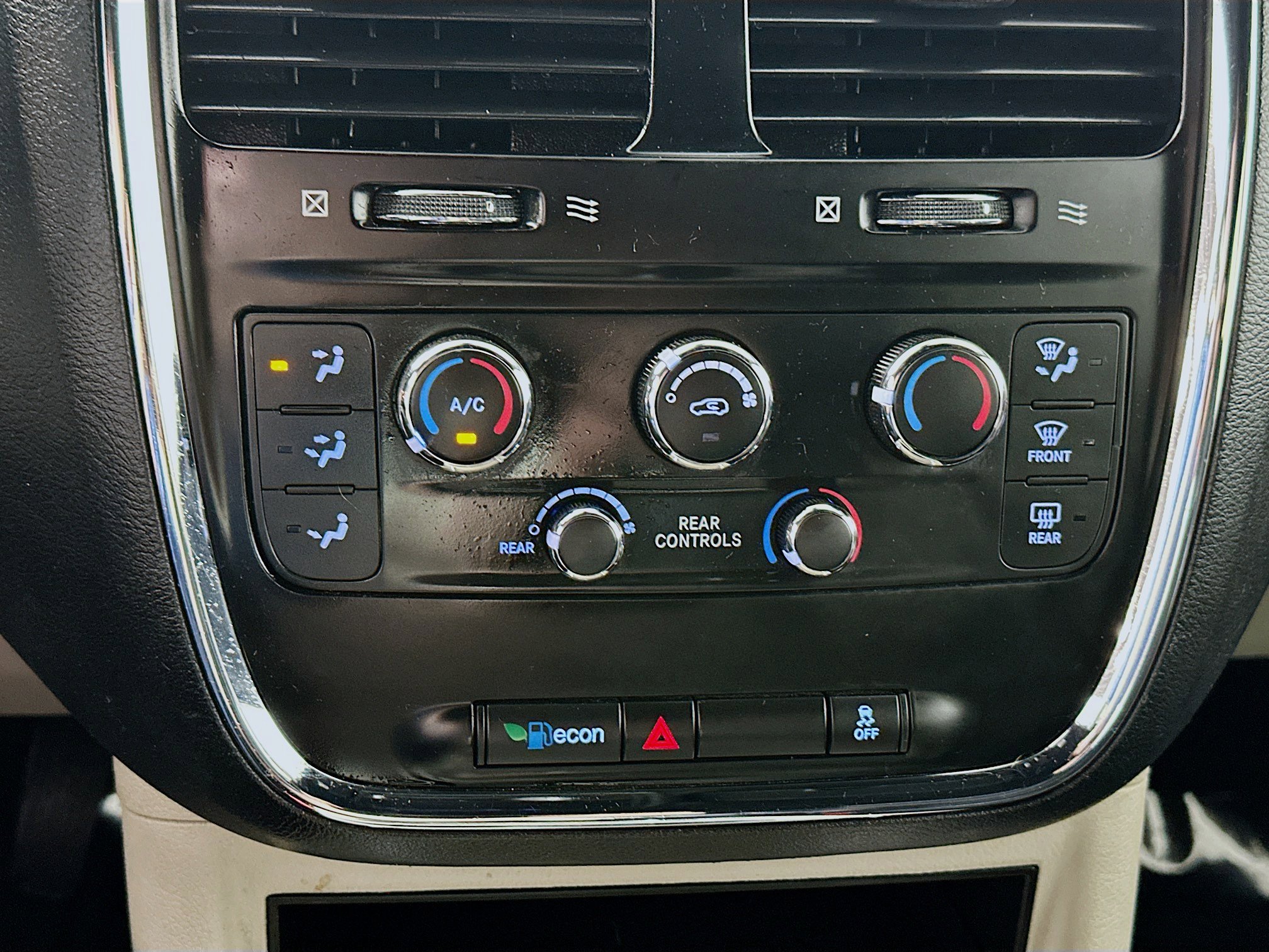 2020 Dodge Grand Caravan SXT photo 15