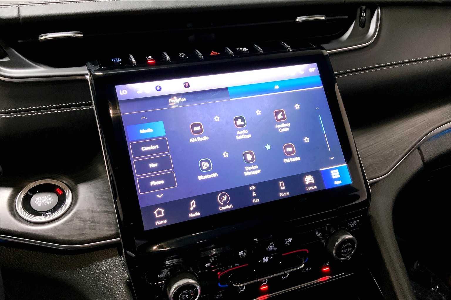 2023 Jeep Cherokee 4xe Overland photo 26