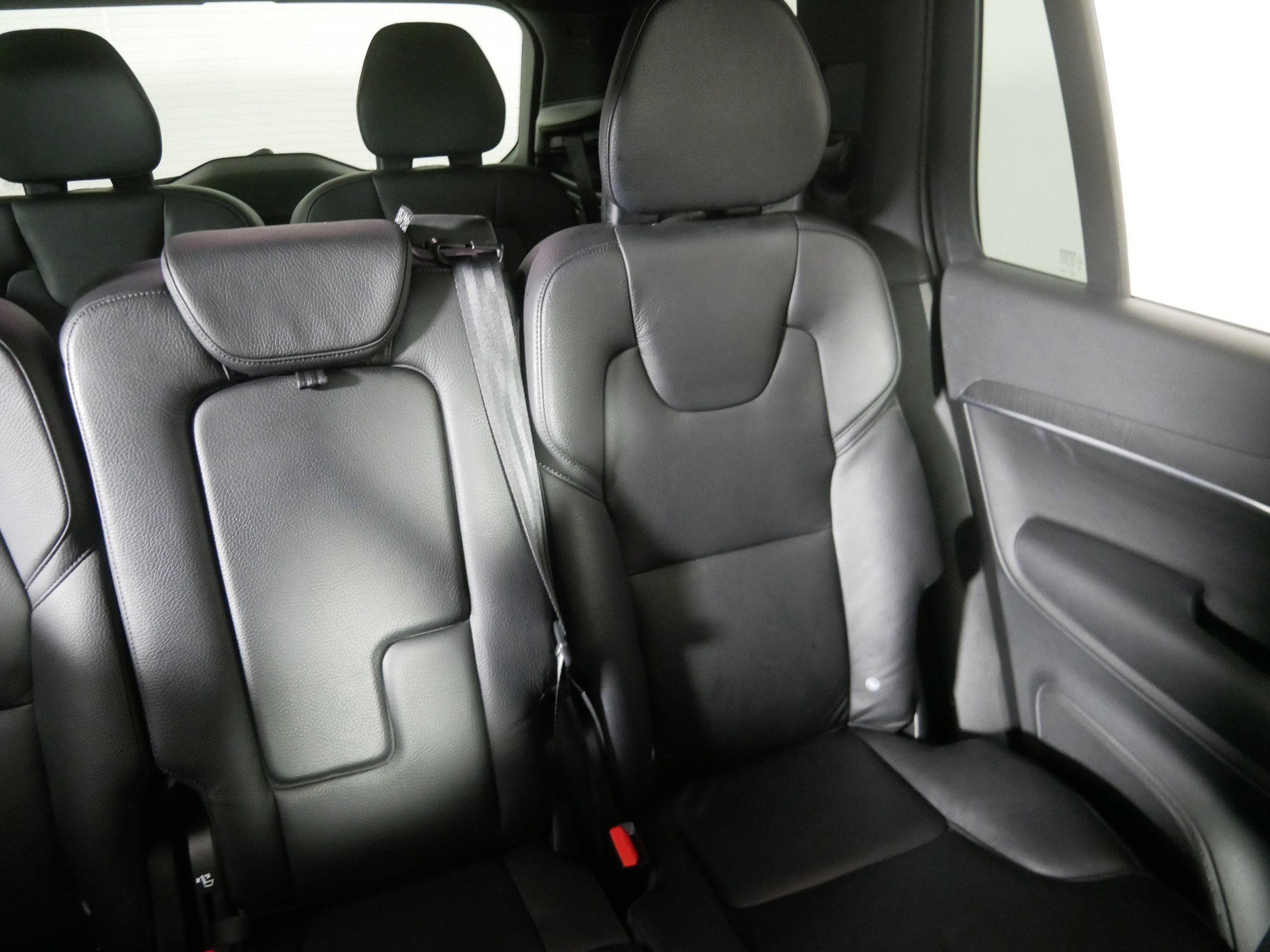 2020 Volvo XC90 Momentum AWD photo 14