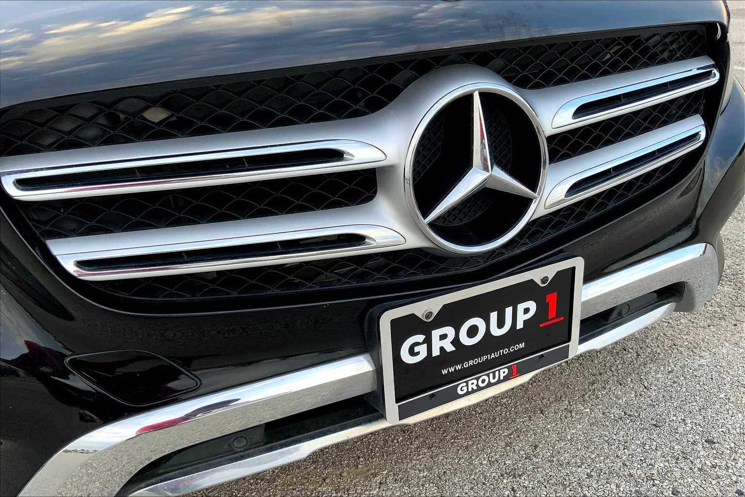 2018 Mercedes Benz GLC 300 photo 24