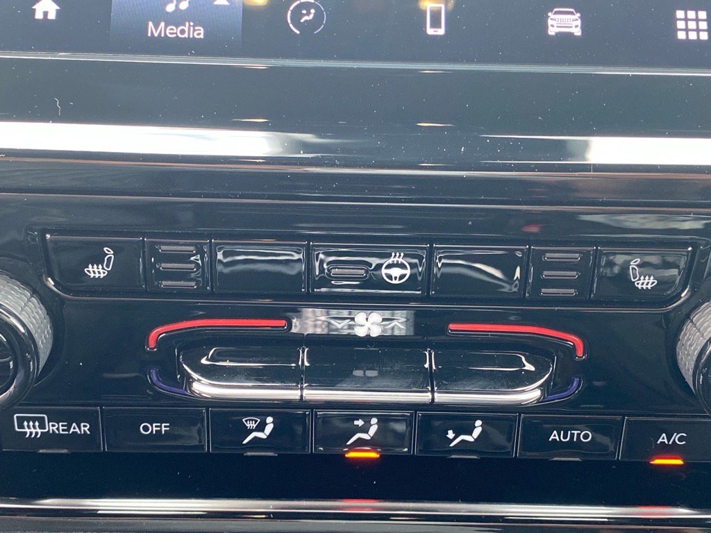 2025 Jeep Grand Cherokee Laredo X photo 8