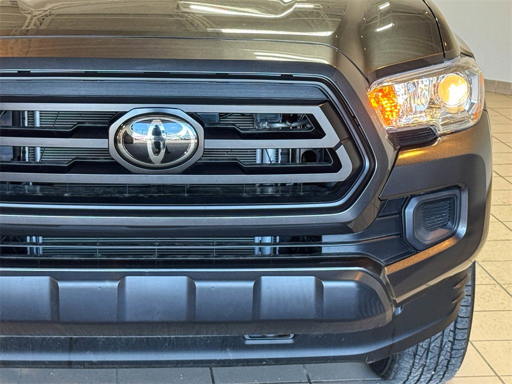 2022 Toyota Tacoma SR V6 photo 12