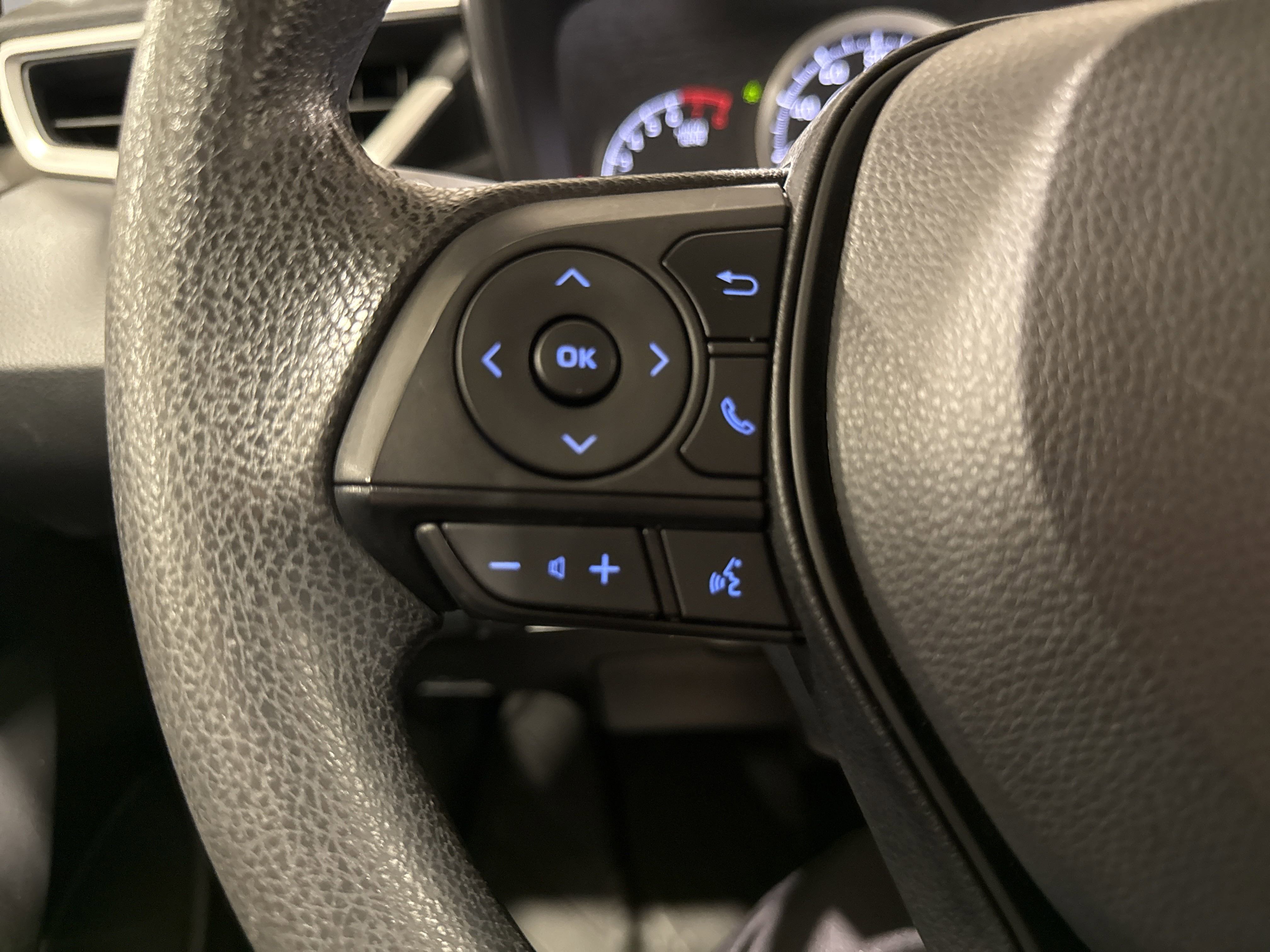 2022 Toyota Corolla LE photo 14