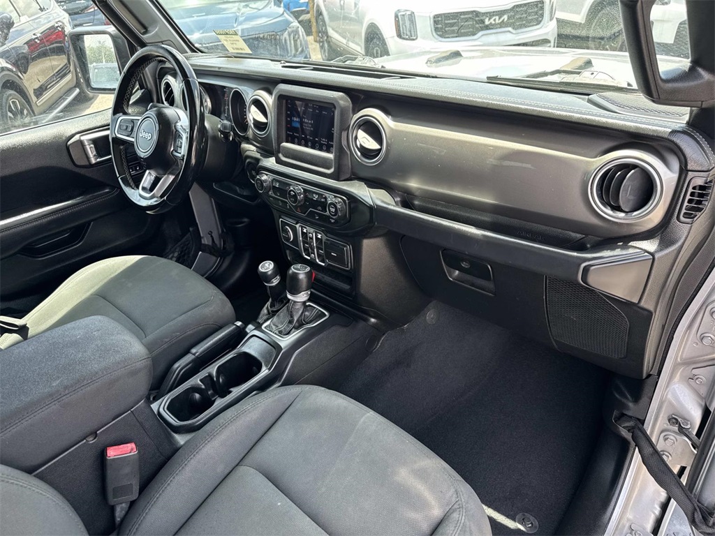 2020 Jeep Wrangler Unlimited Sahara photo 27
