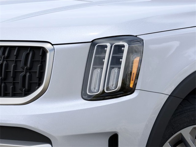 2025 Kia Telluride LX photo 8