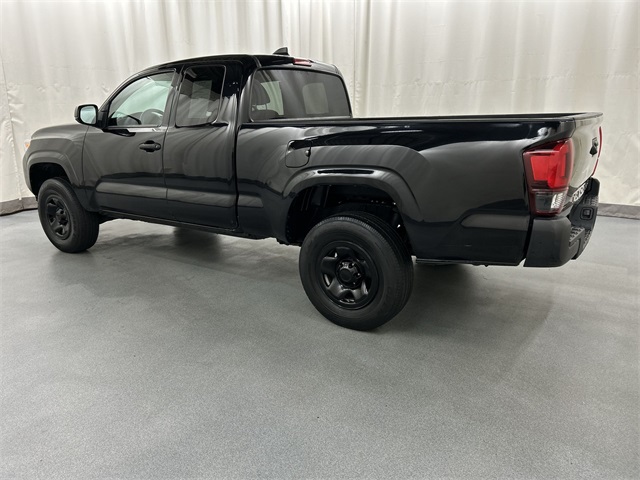 2022 Toyota Tacoma SR photo 3