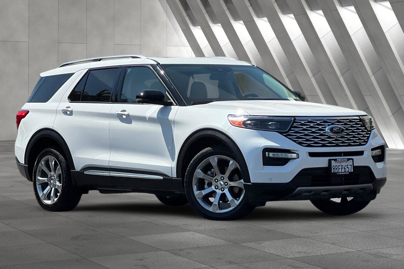 2020 Ford Explorer Platinum's photo