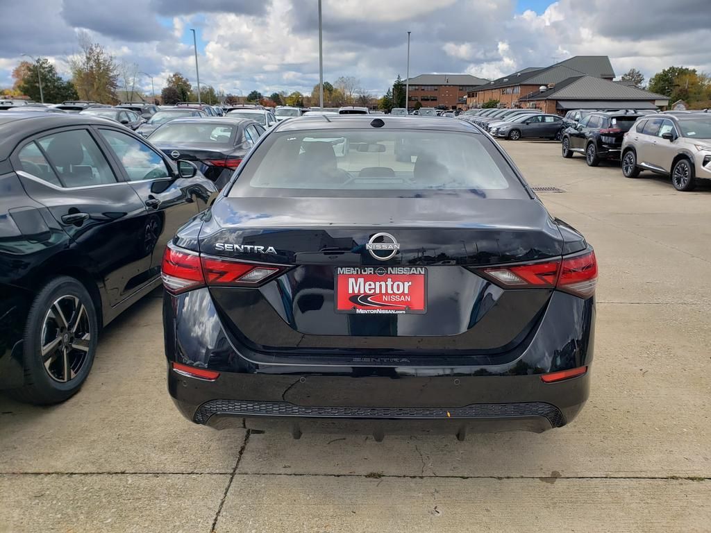 2025 Nissan Sentra SV photo 3