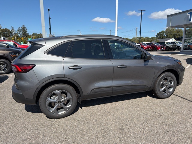2025 Ford Escape ST-Line photo 2