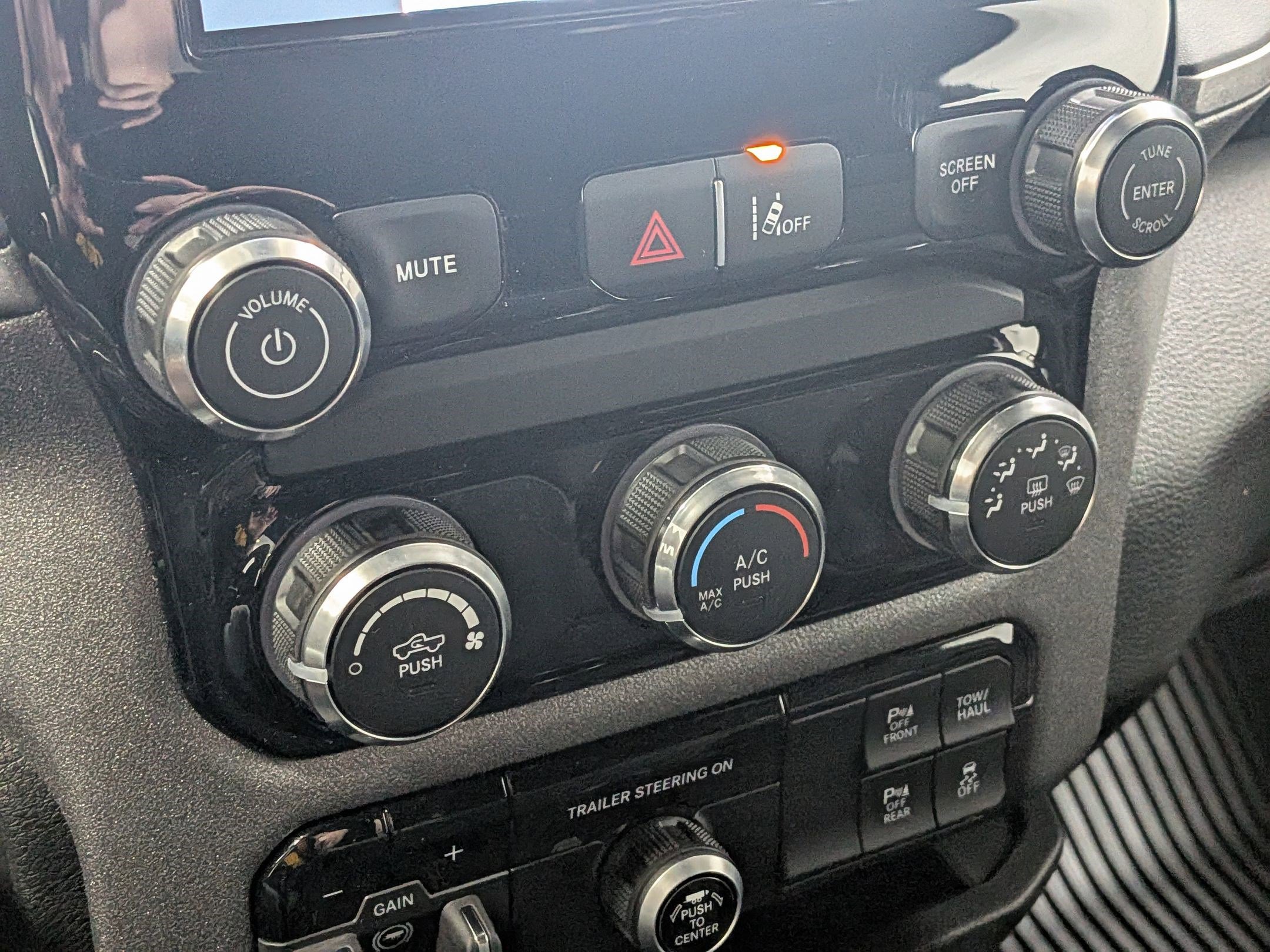 2025 Ram 1500 Tradesman photo 12