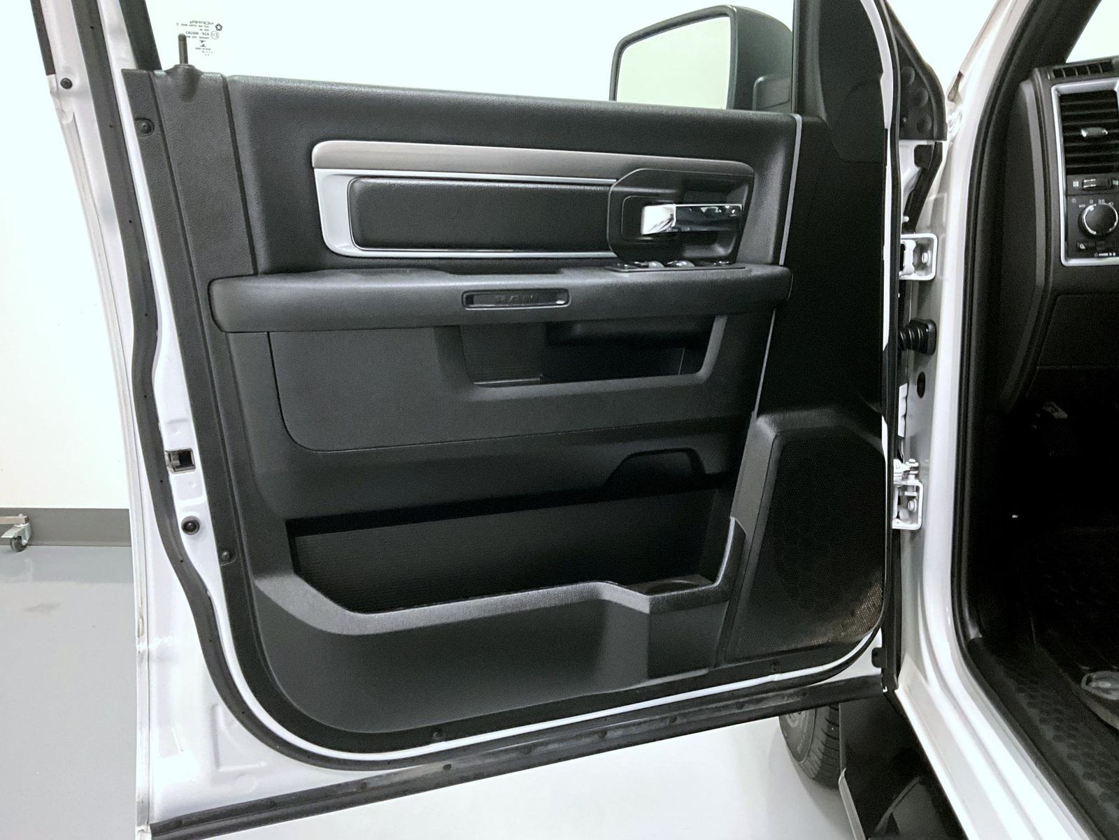 2021 Ram 1500 Classic Warlock photo 9