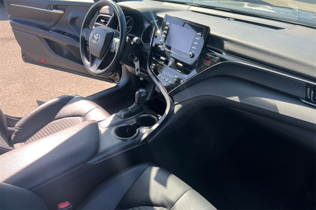 2022 Toyota Camry SE photo 22