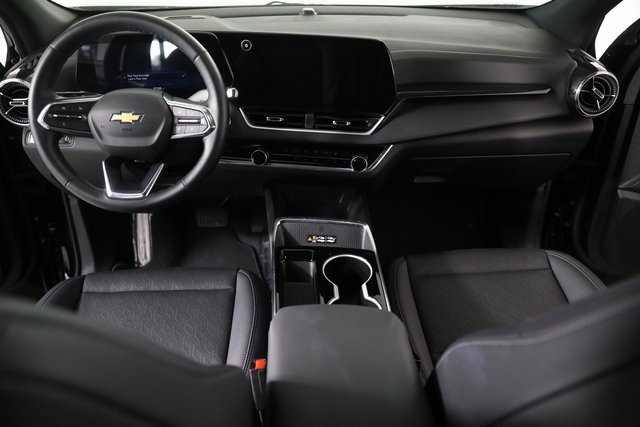 2025 Chevrolet Equinox LT photo 4