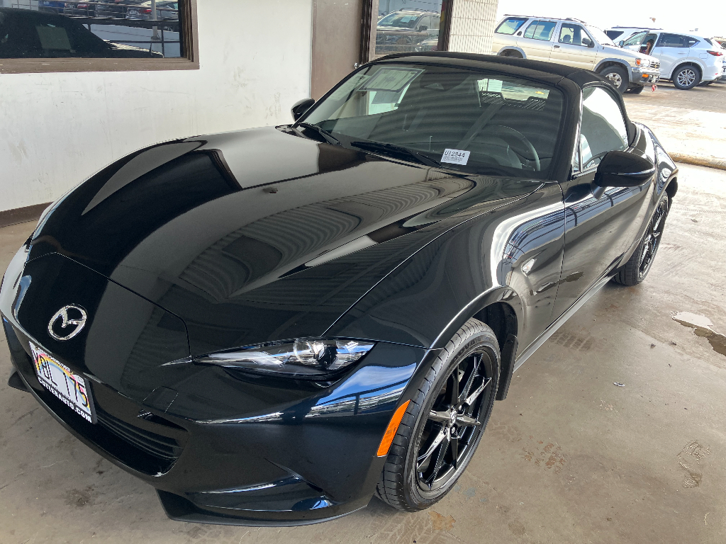 2025 Mazda MX-5 Miata Sport's photo