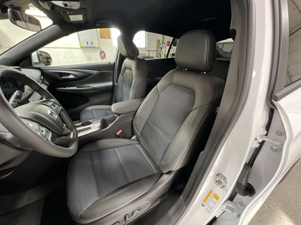 2025 Buick Envista Preferred photo 18