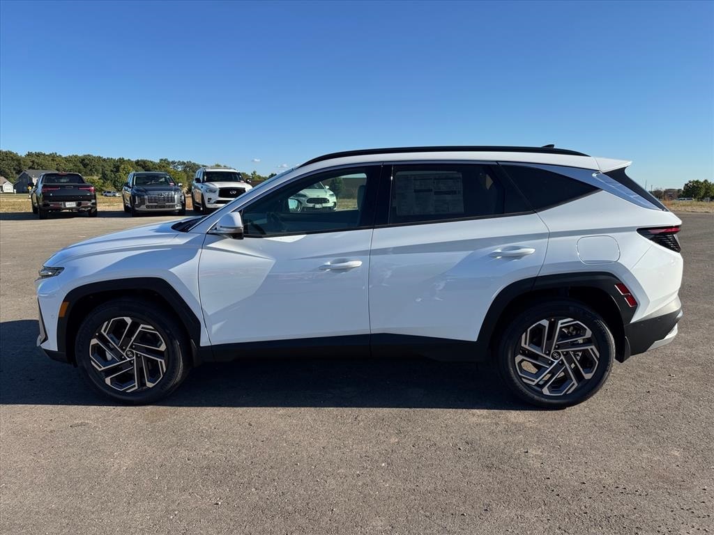 2025 Hyundai Tucson Hybrid Limited photo 2