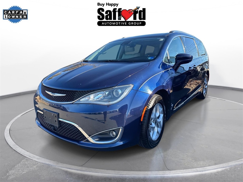 2018 Chrysler Pacifica Touring L Plus's photo