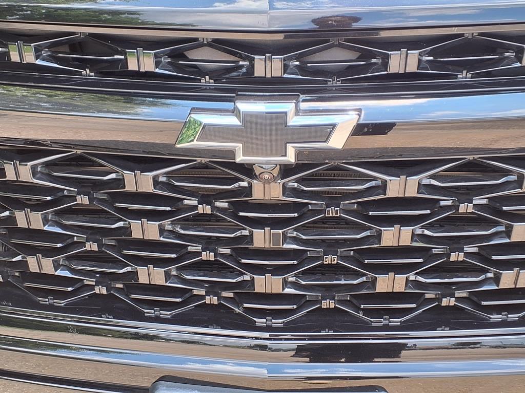 2024 Chevrolet Traverse RS photo 2