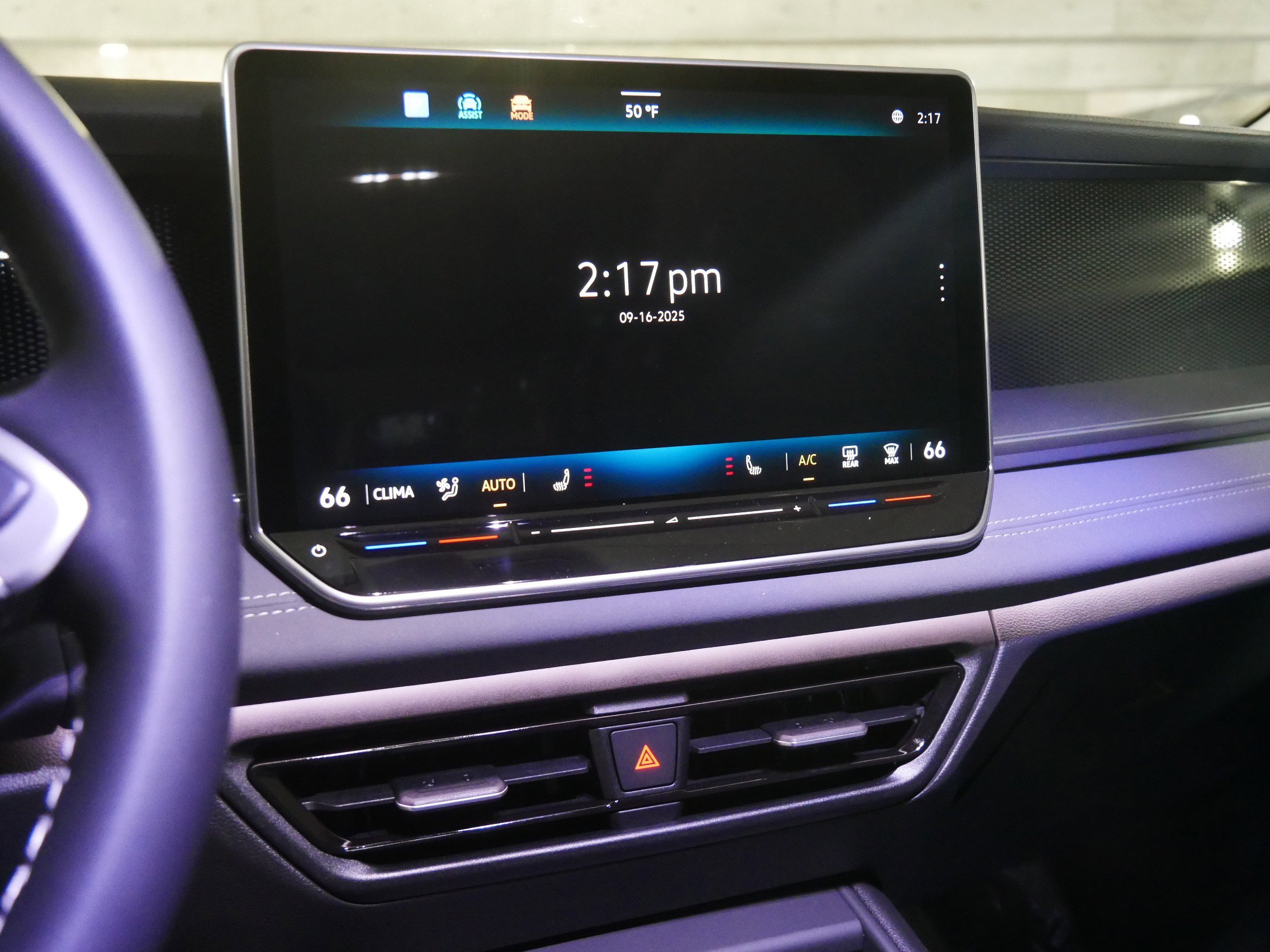 2025 Volkswagen Tiguan SE photo 3