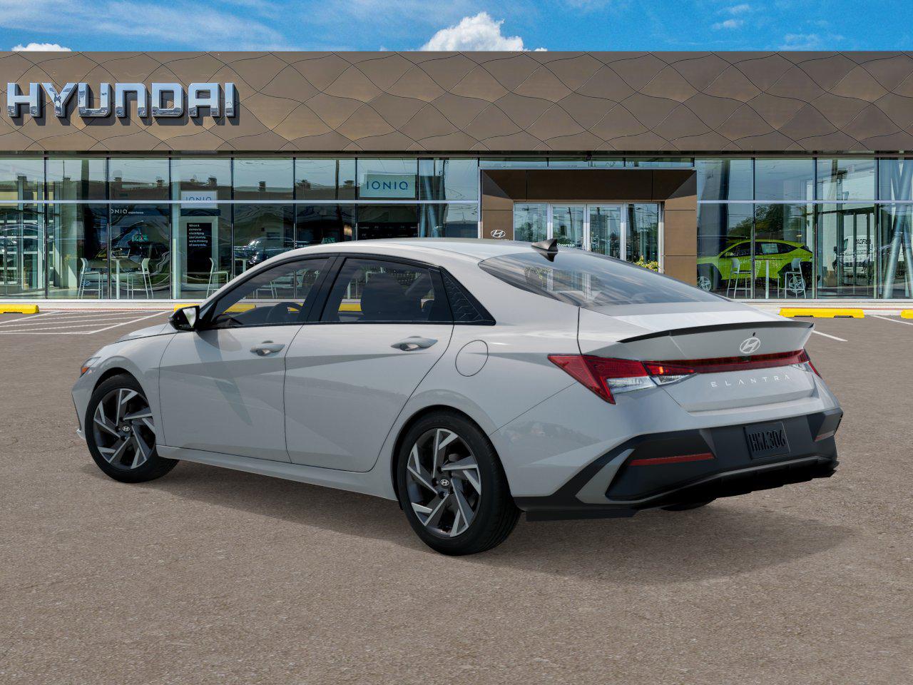 2025 Hyundai Elantra SEL Sport photo 5