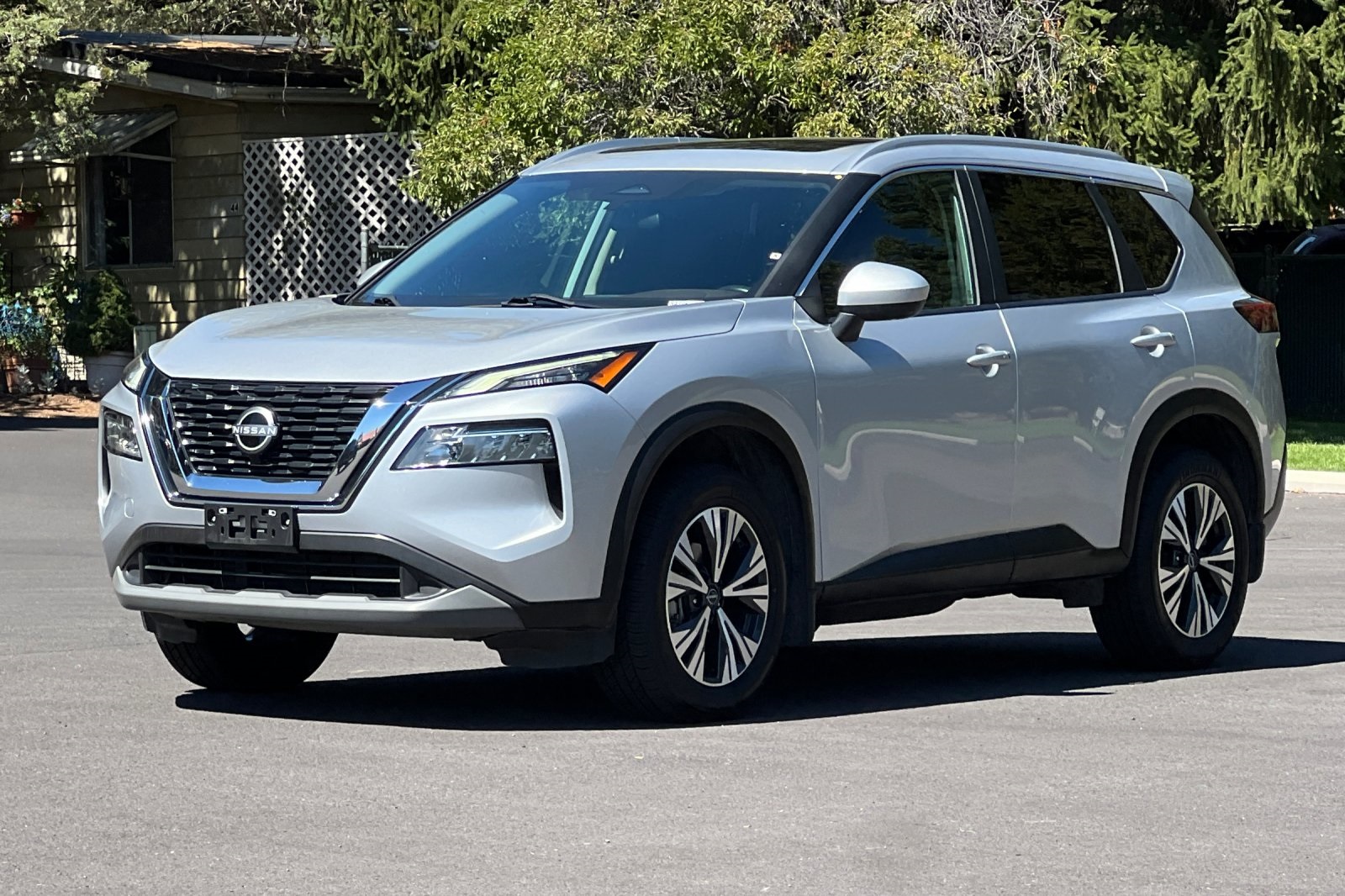 2023 Nissan Rogue SV photo 7