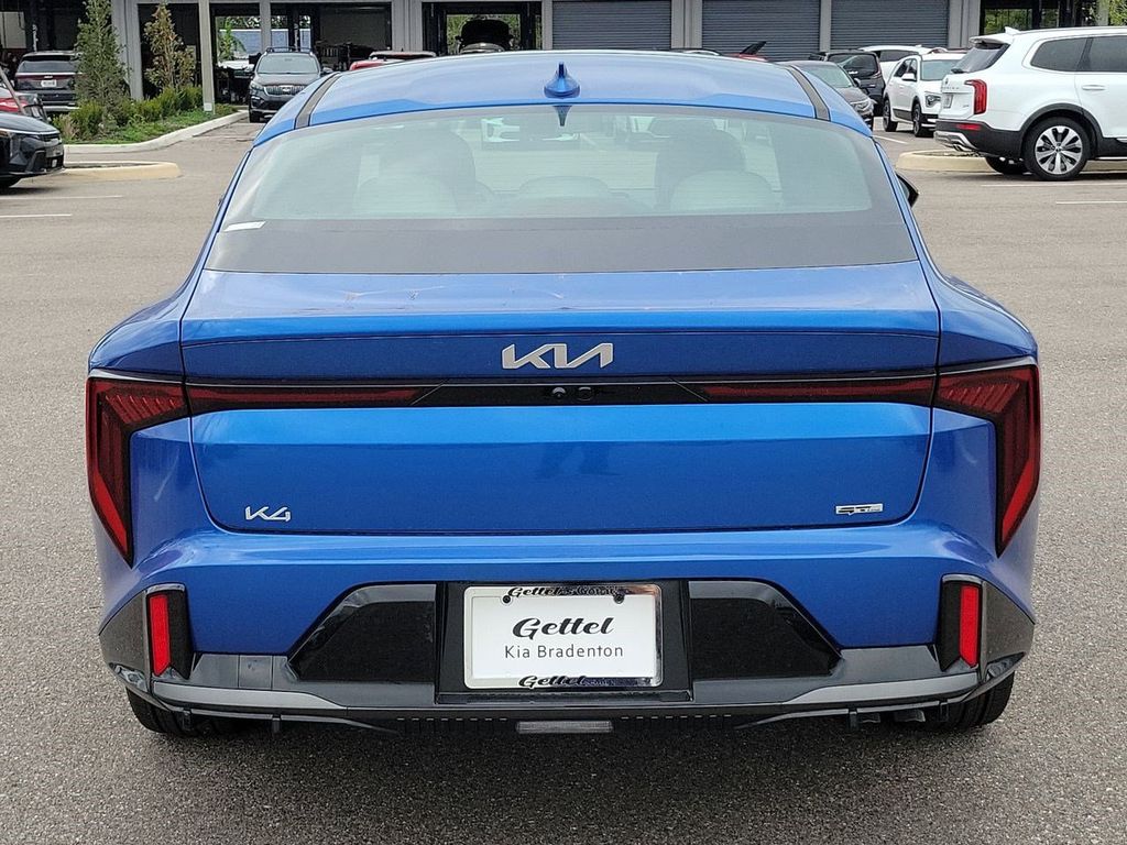 2025 Kia K4 GT-Line Turbo photo 5