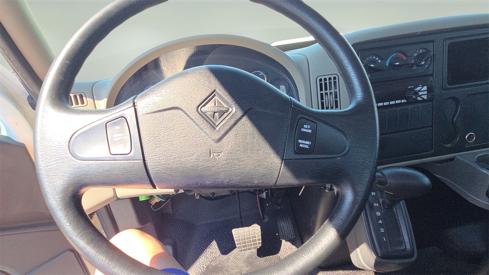 2016 International 4300 DuraStar 4300 photo 10