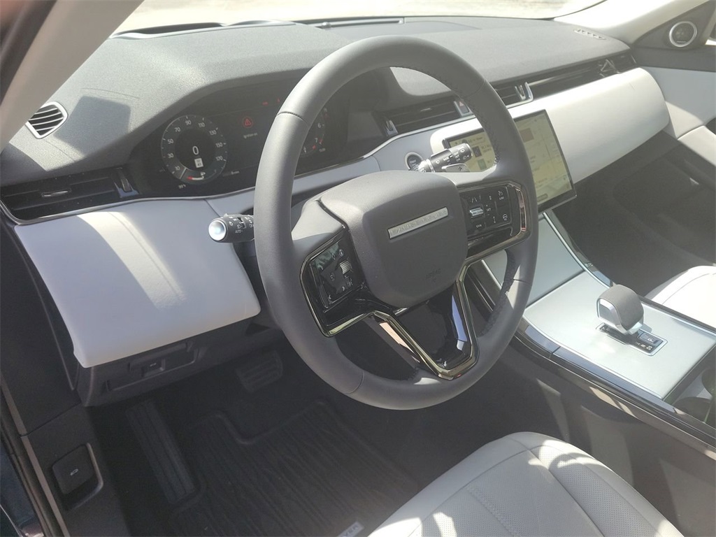 2025 Land Rover Range Rover Evoque S photo 2