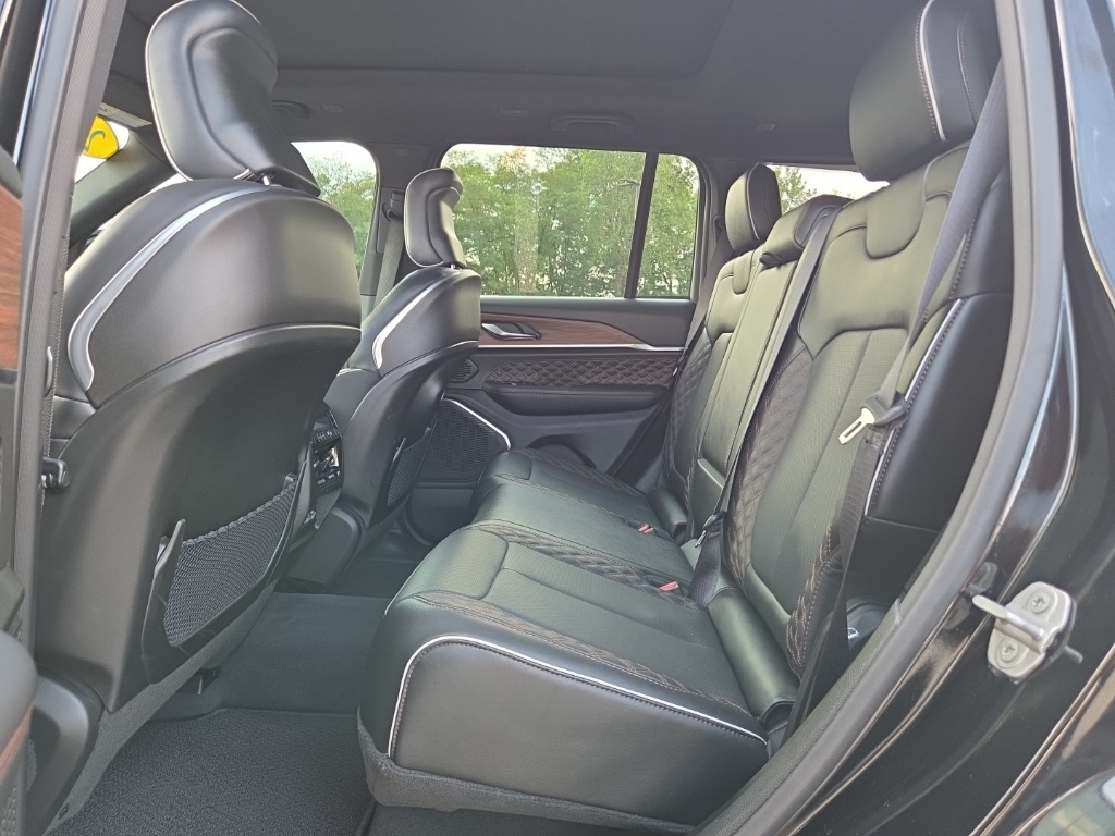 2023 Jeep Grand Cherokee Summit photo 26