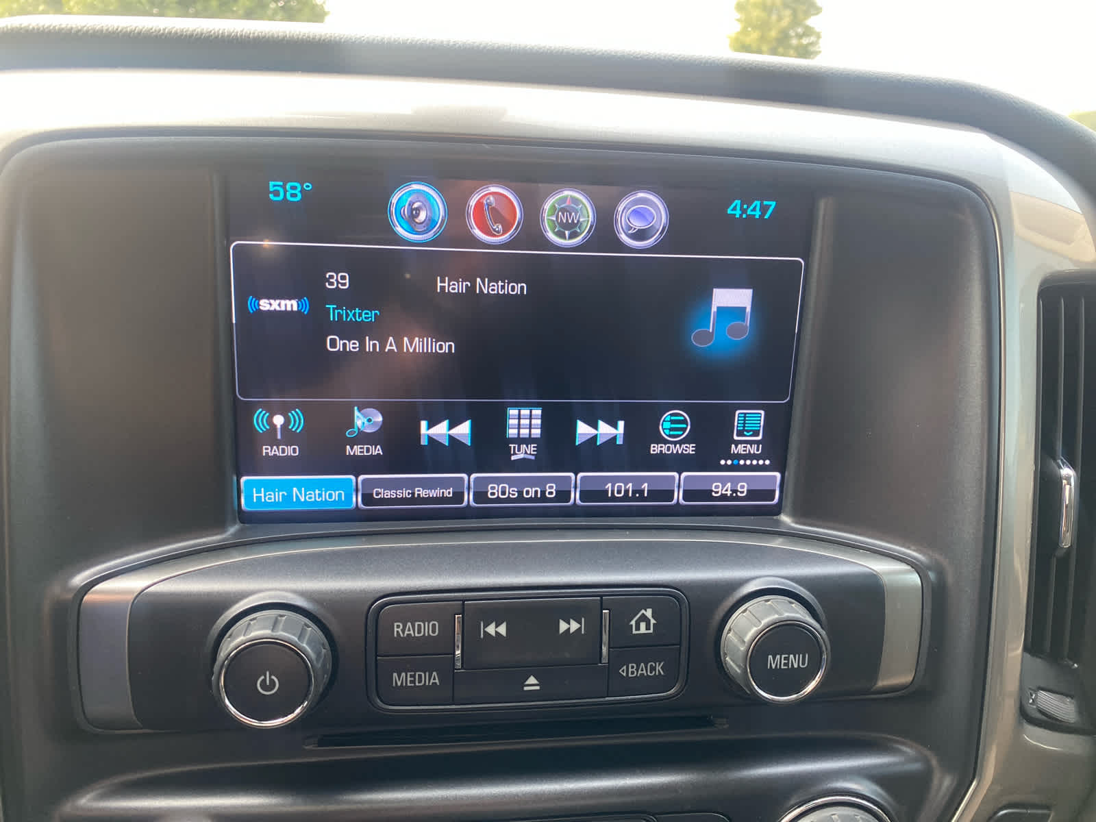 2018 Chevrolet Silverado 1500 LT photo 20