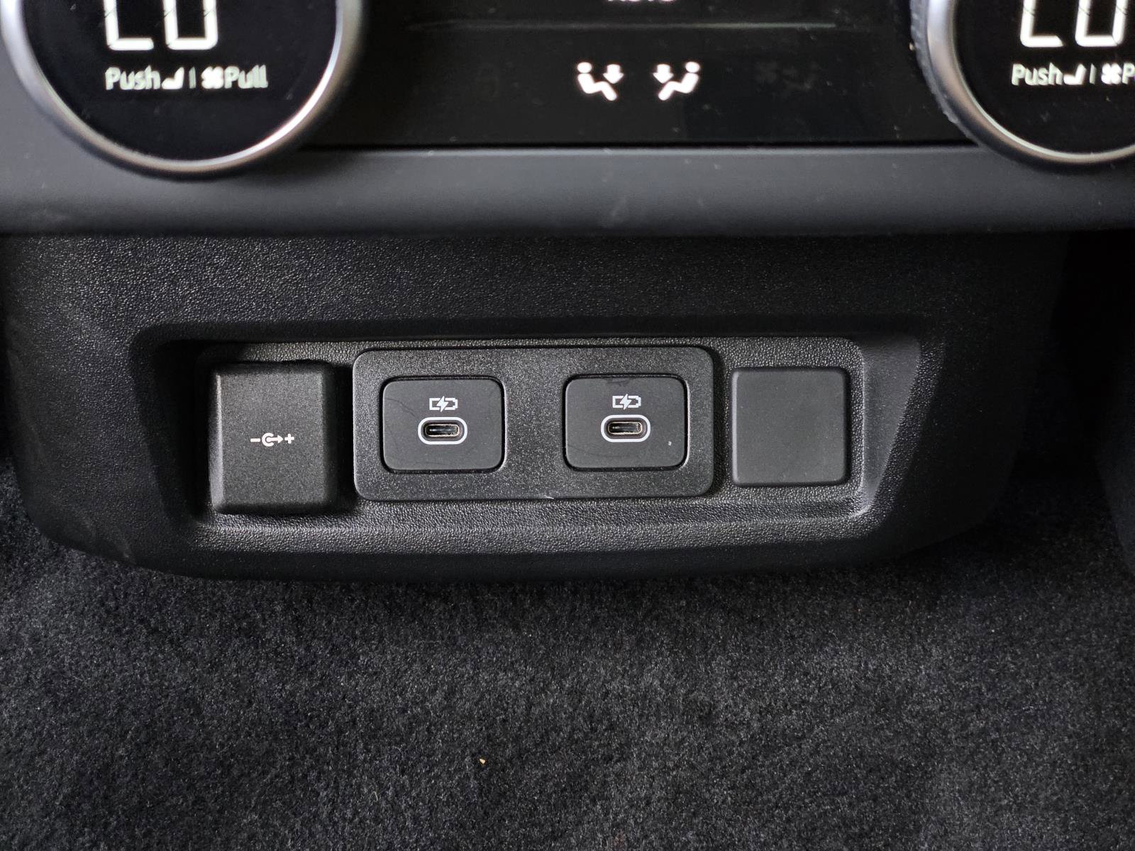 2025 Land Rover Discovery P360 Dynamic SE photo 35