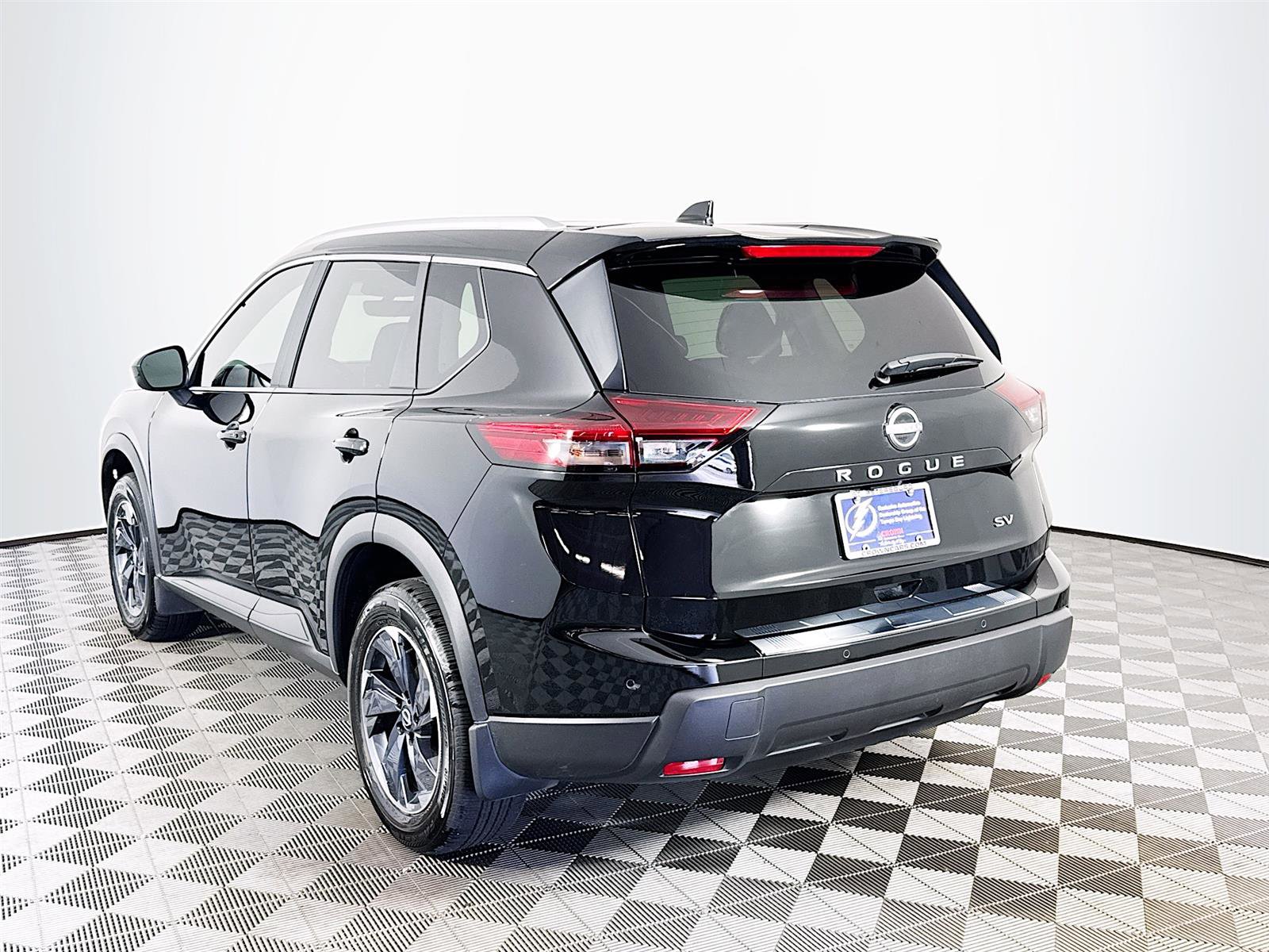 2024 Nissan Rogue SV photo 2