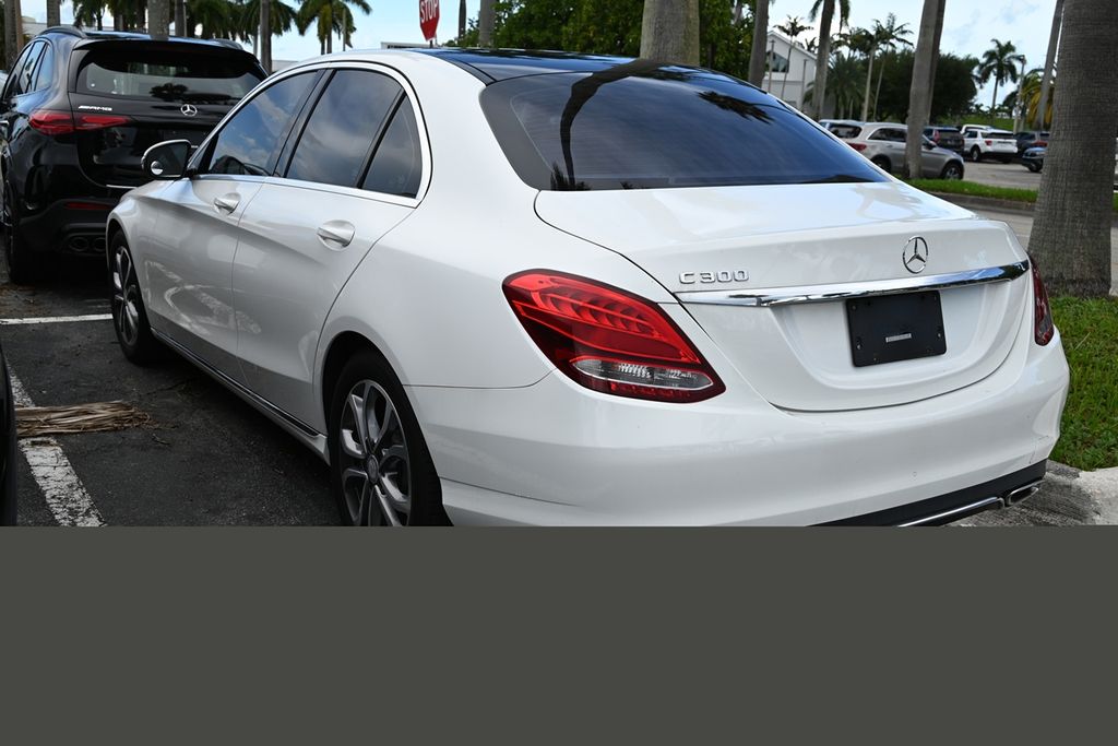2017 Mercedes Benz C 300 photo 2