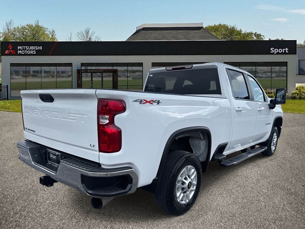 2024 Chevrolet Silverado 2500HD LT photo 3