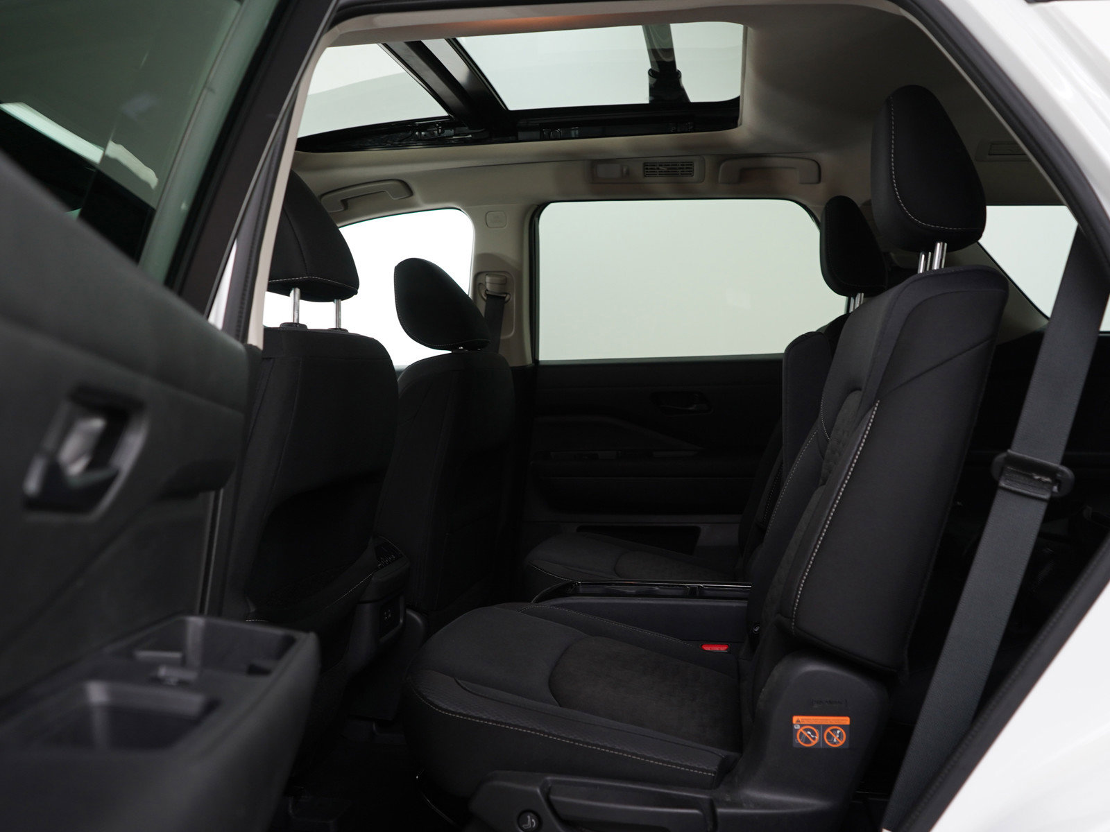 2024 Nissan Pathfinder SV photo 14