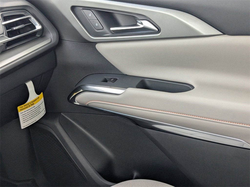 2026 Chevrolet Traverse L photo 14