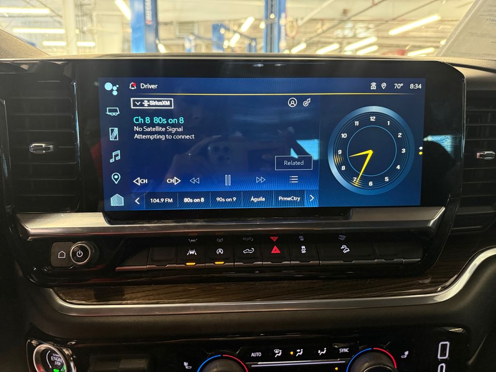 2023 Chevrolet Silverado 1500 RST photo 10