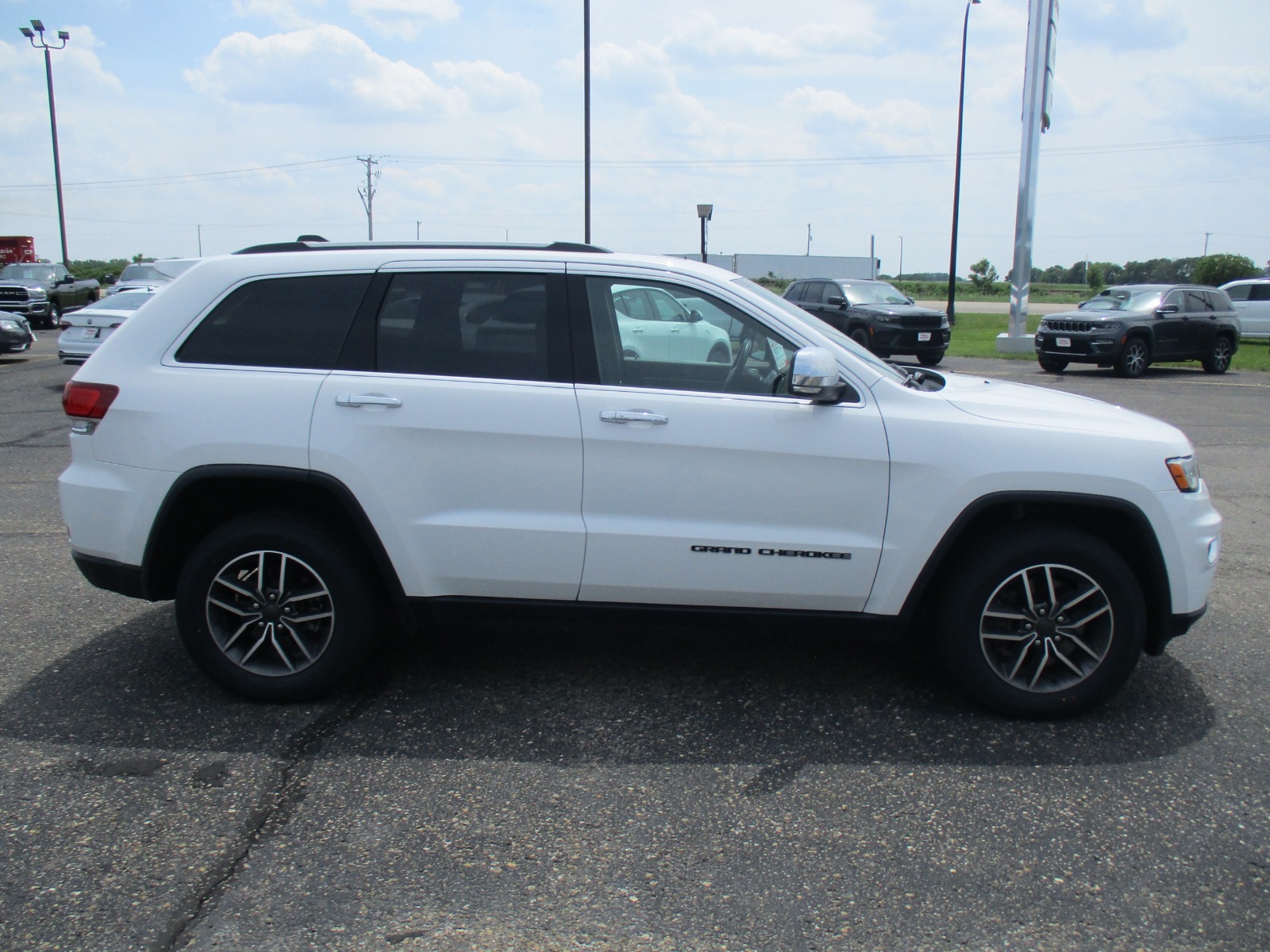 2021 Jeep Grand Cherokee Limited X photo 3