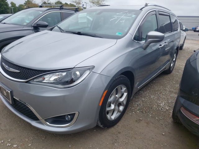 2019 Chrysler Pacifica Touring Plus photo 6