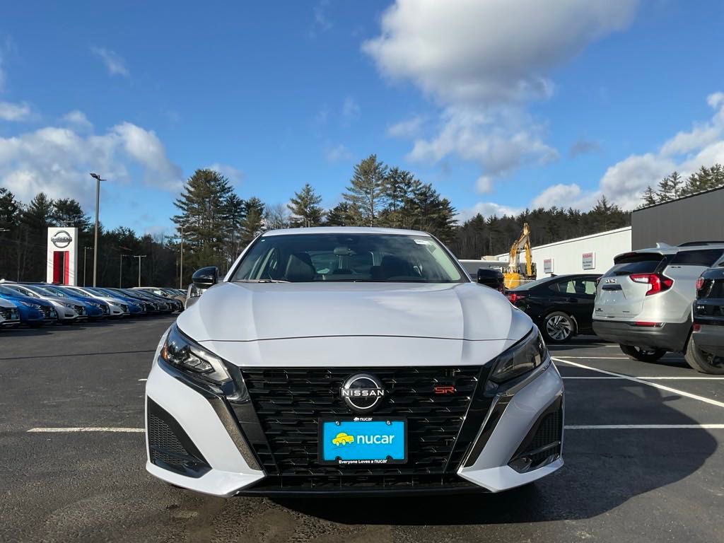 2025 Nissan Altima 2.5 SR photo 2
