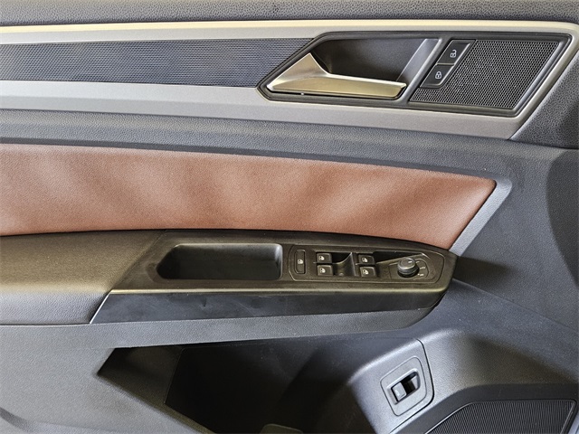 2021 Volkswagen Atlas V6 SE Technology R-Line photo 32