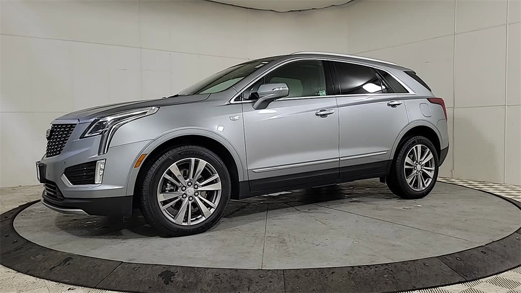 2025 CADILLAC XT5 - Image 4