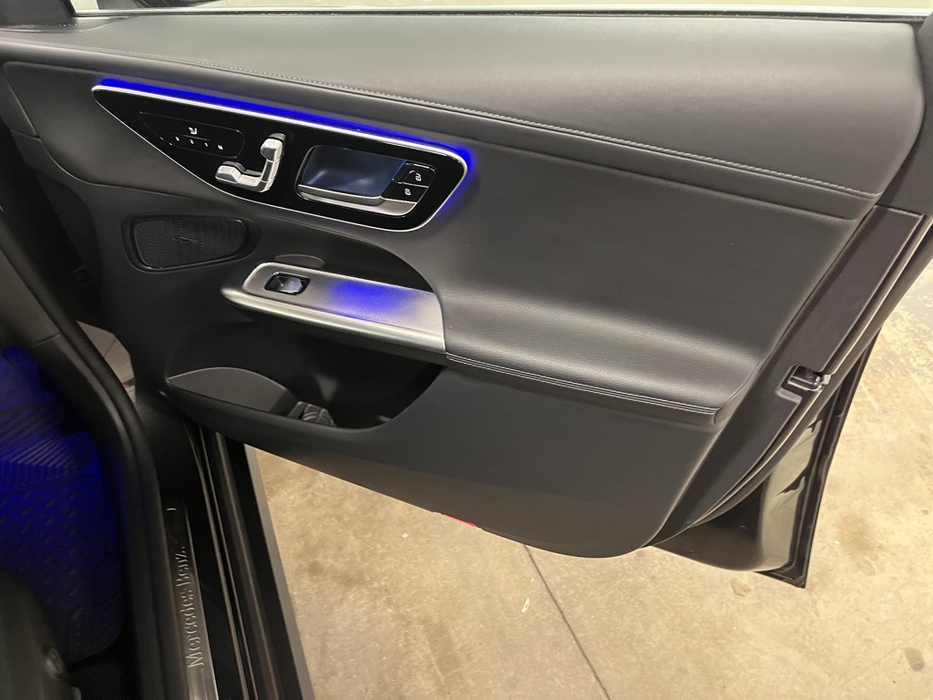 2024 Mercedes Benz GLC 300 photo 21