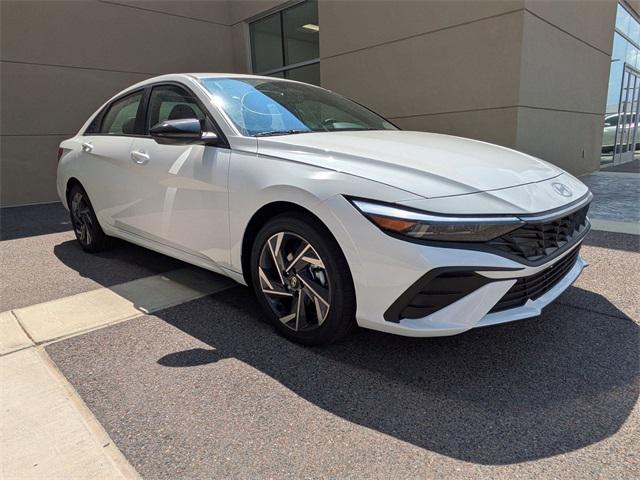 2025 Hyundai Elantra SEL Sport photo 4