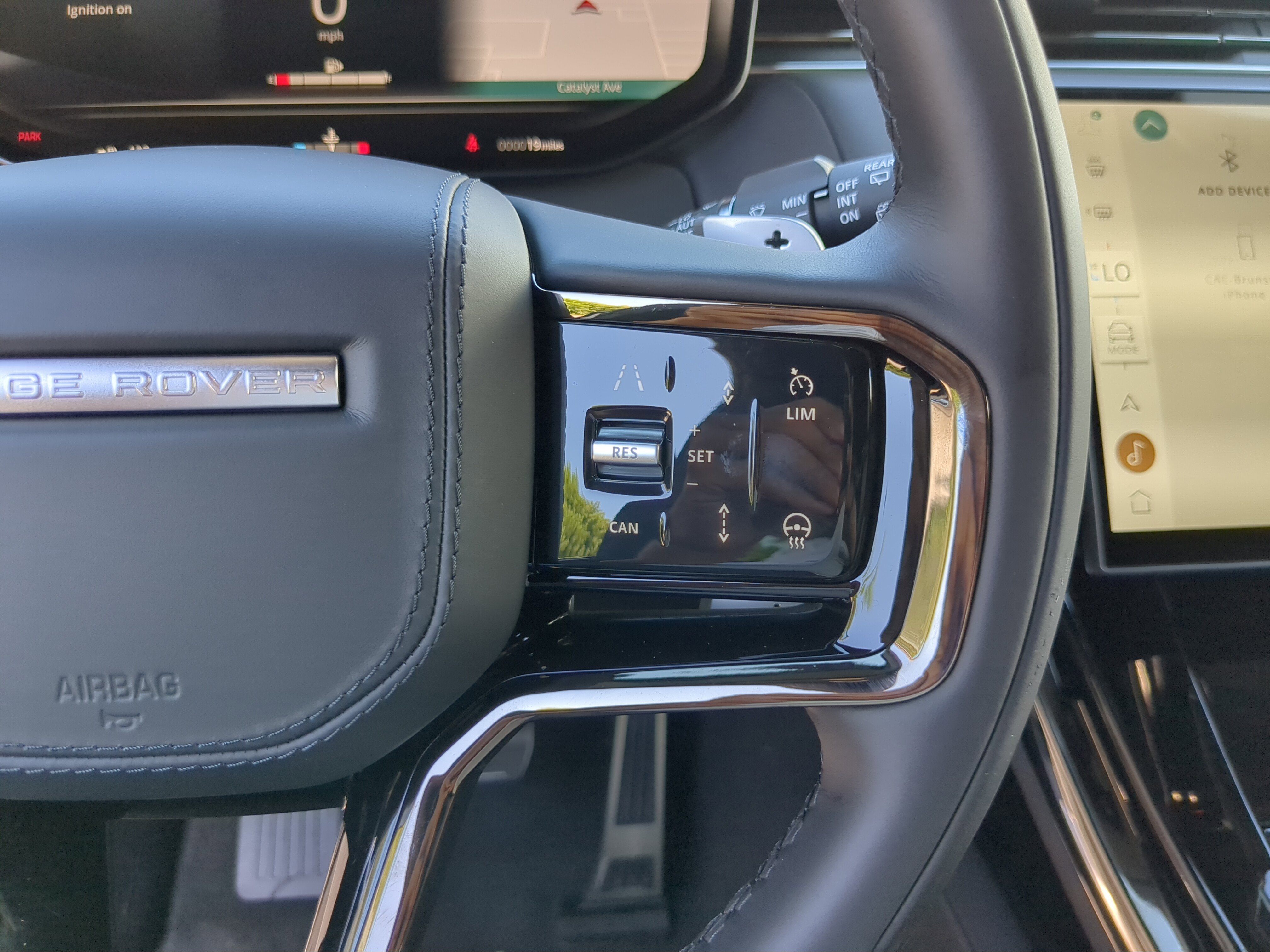 2025 Land Rover Range Rover Sport SE photo 8
